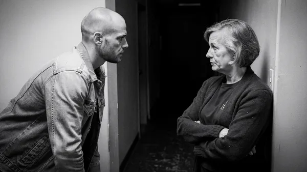 How to Start a Difficult Conversation That's Blocking Your Team's Synergy