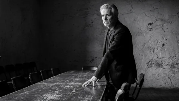 How Posture Influences Confidence and Credibility