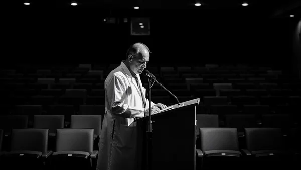 Why Scientists Fail at Communication (And How to Fix It)